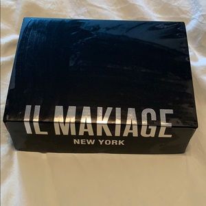 IL MAKIAGE foundation and primer